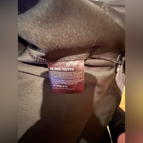 Lululemon Softstreme Belted Wrap size XL/XXL. Black. Worn once.Perfect condition - Picture 9 of 9